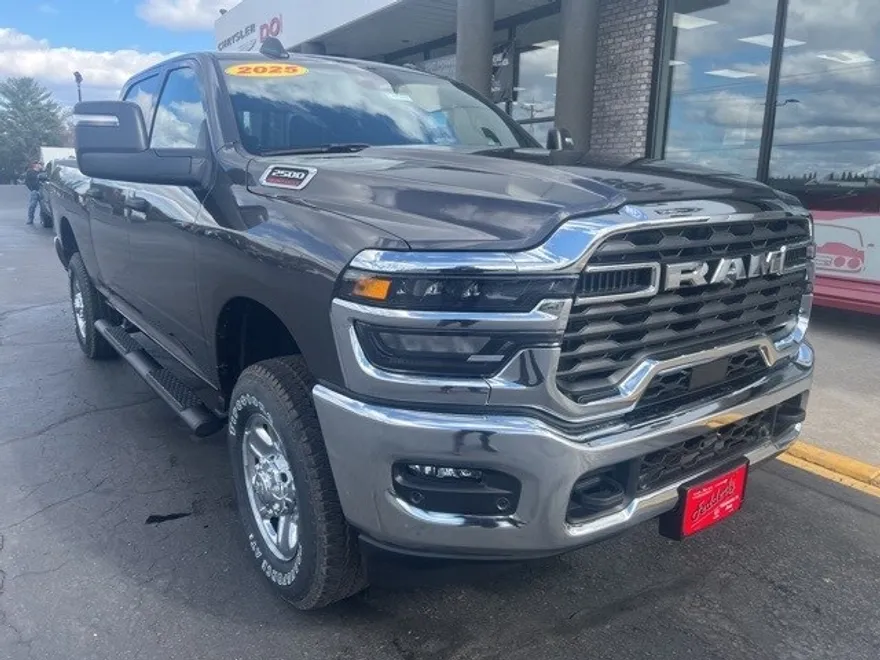 2025 Ram 2500 Tradesman photo 1