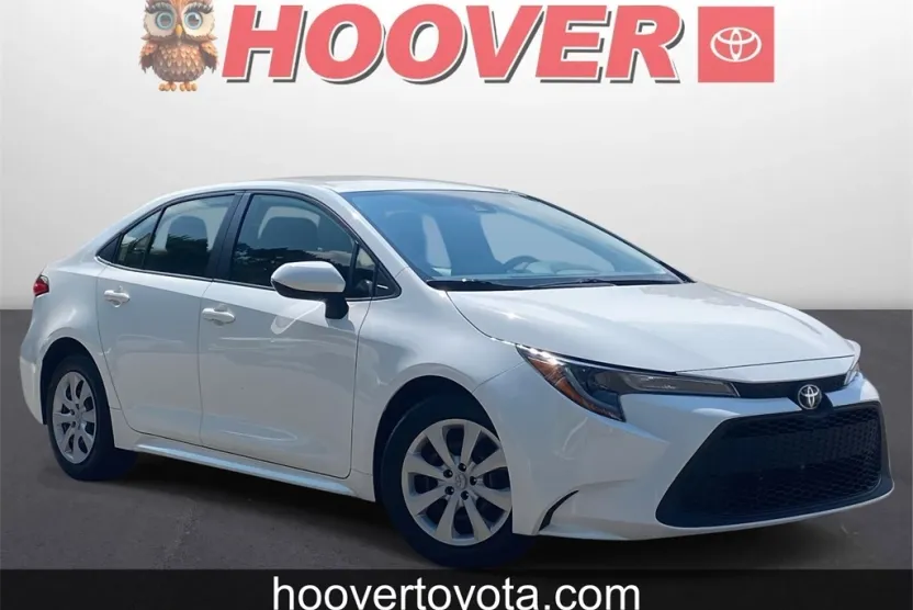 2022 Toyota Corolla LE photo 1
