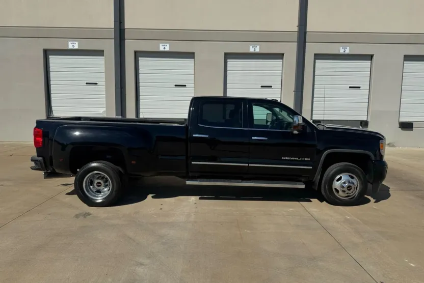 2015 Gmc Sierra 3500 HD Denali photo 1