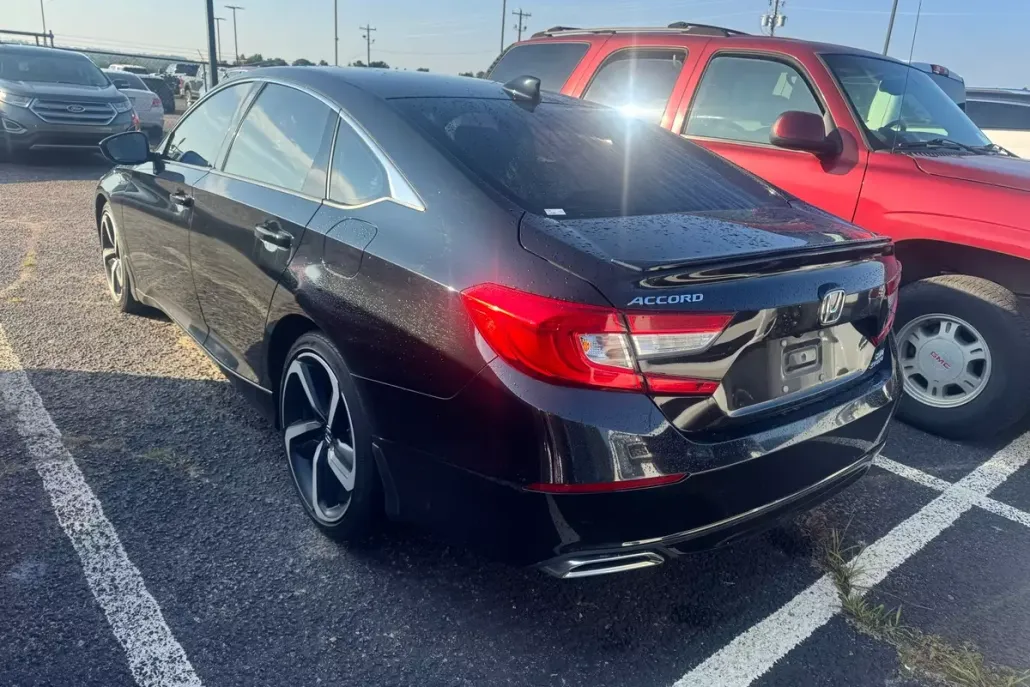 2022 Honda Accord Sport 2.0T photo 1