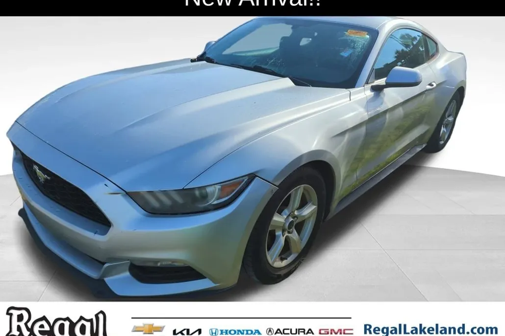2017 Ford Mustang V6 photo 1