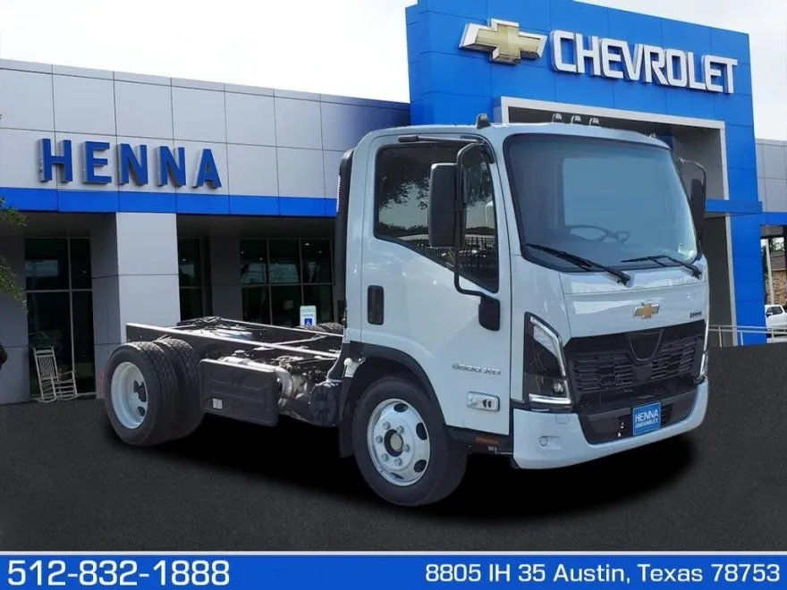 2025 Chevrolet Silverado photo 1