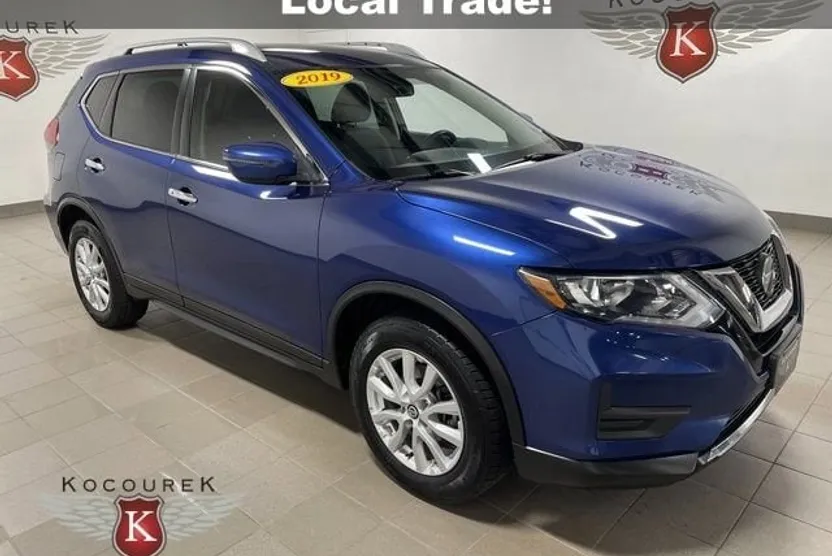 2019 Nissan Rogue SV photo 1