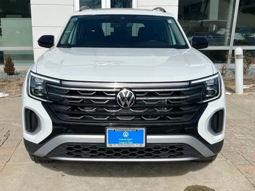 2025 Volkswagen Atlas Peak Edition SE photo 1