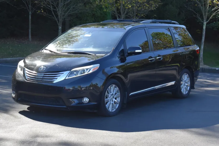 2015 Toyota Sienna photo 1