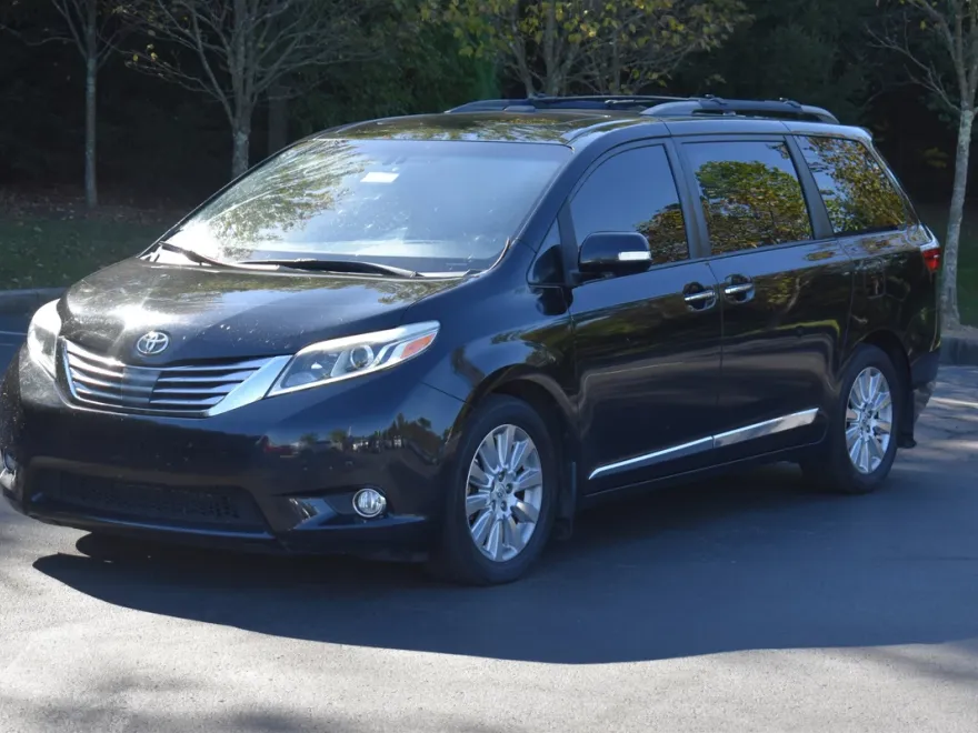 2015 Toyota Sienna photo 1