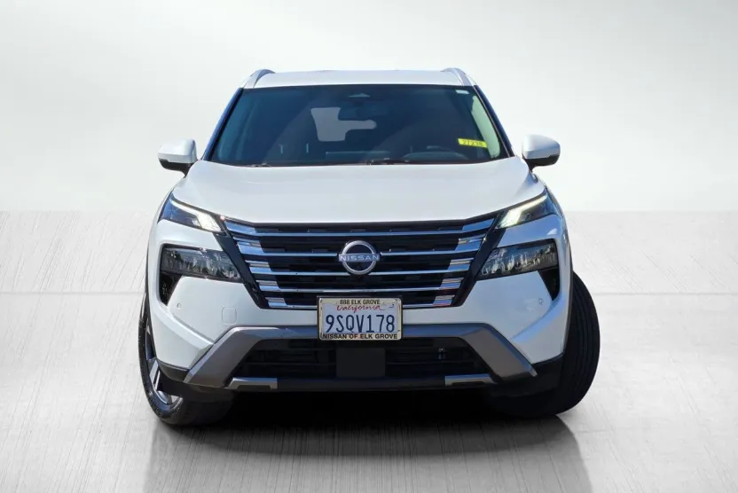 2025 Nissan Rogue SL photo 1