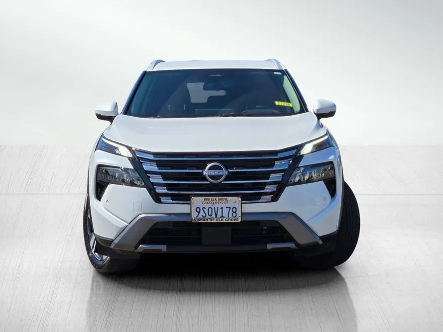2025 Nissan Rogue SL photo 1