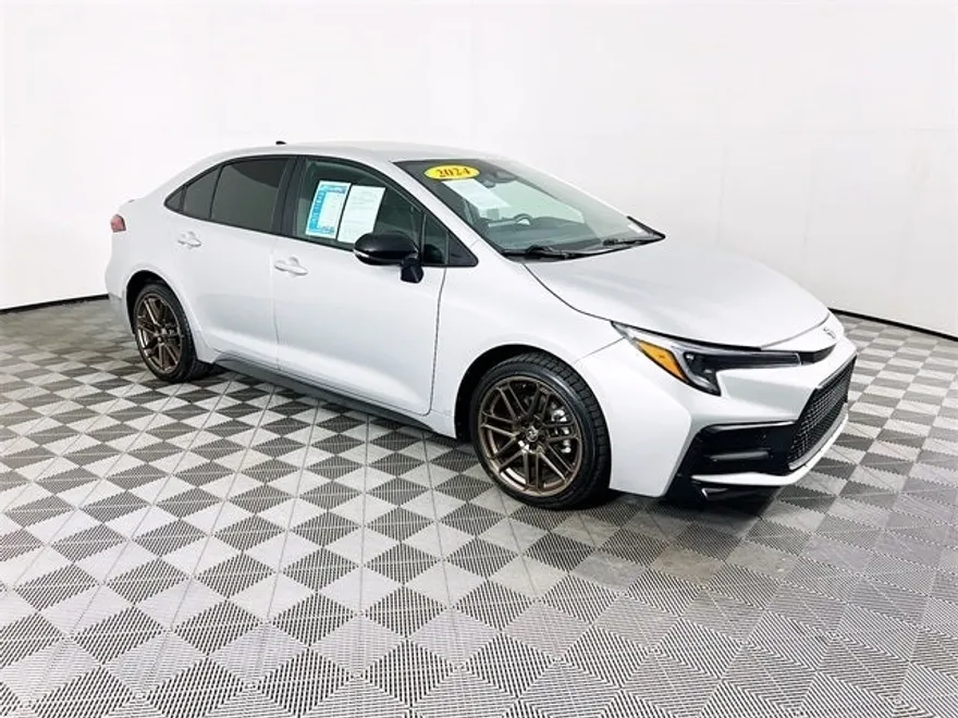 2024 Toyota Corolla SE photo 1