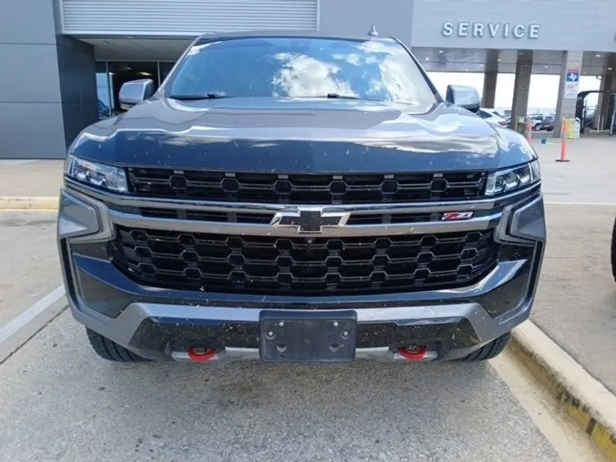 2022 Chevrolet Suburban Z71 photo 1