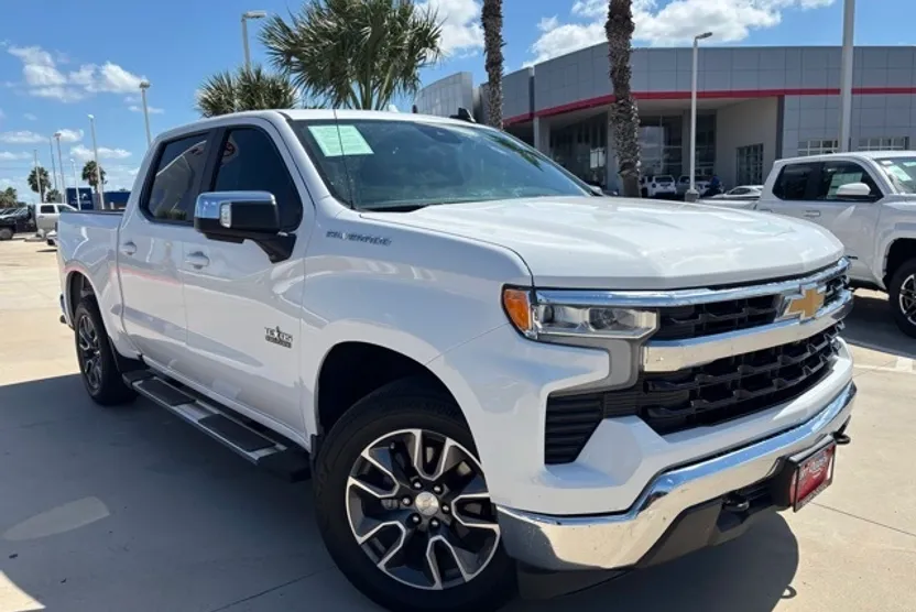 2022 Chevrolet Silverado 1500 LT photo 1
