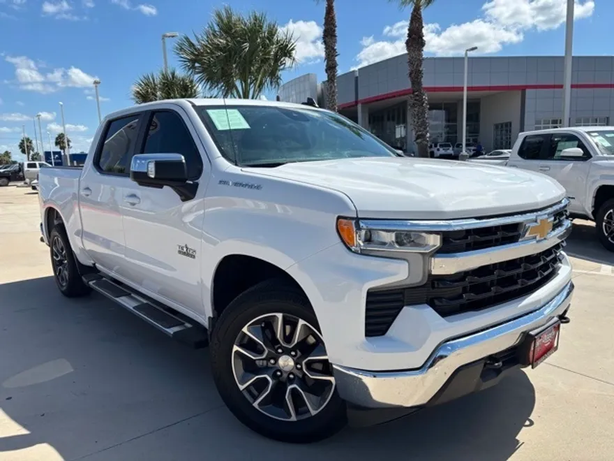 2022 Chevrolet Silverado 1500 LT photo 1
