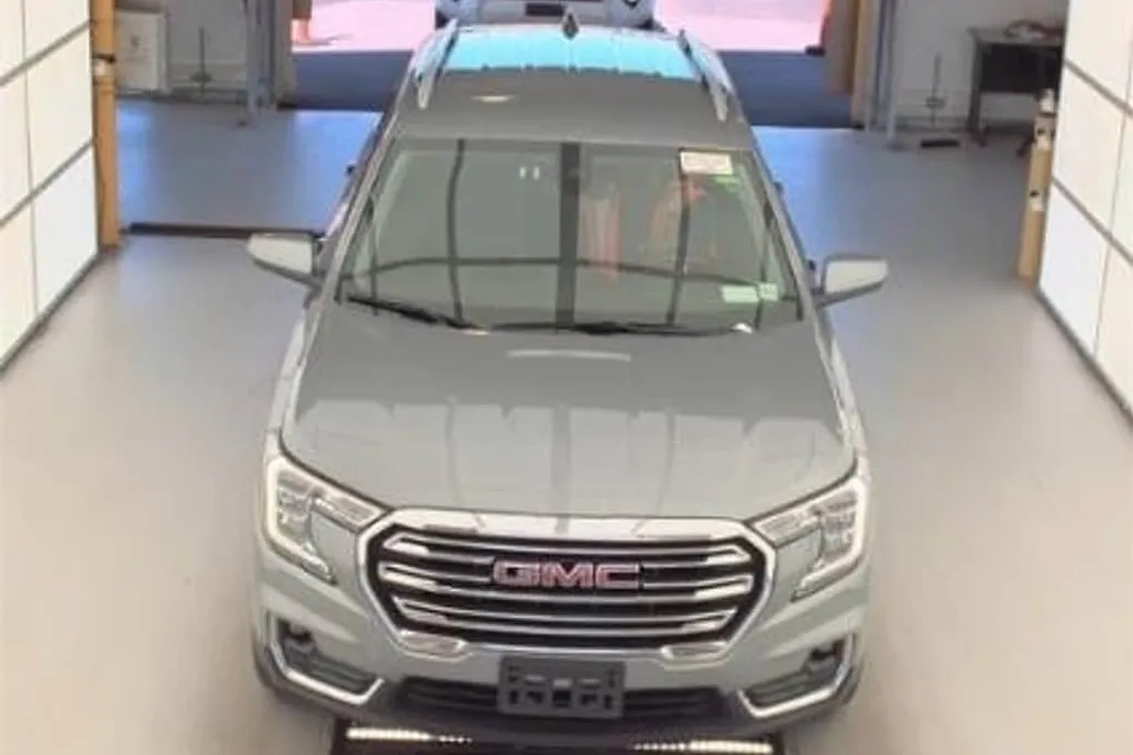 2024 Gmc Terrain SLT photo 1