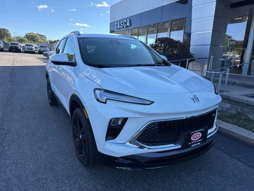 2024 Buick Encore GX Sport Touring photo 1