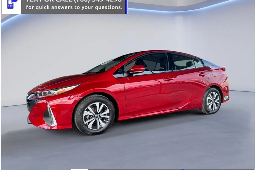 2017 Toyota Prius Prime Plus photo 1