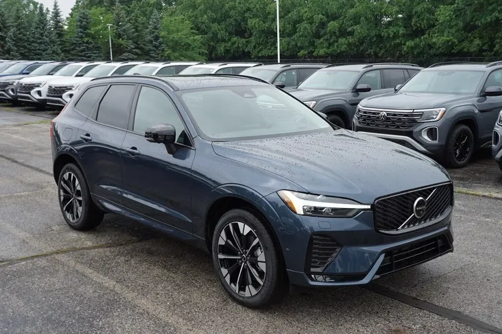 2026 Volvo XC60 photo 1