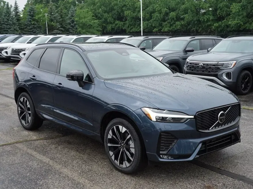 2026 Volvo XC60 photo 1
