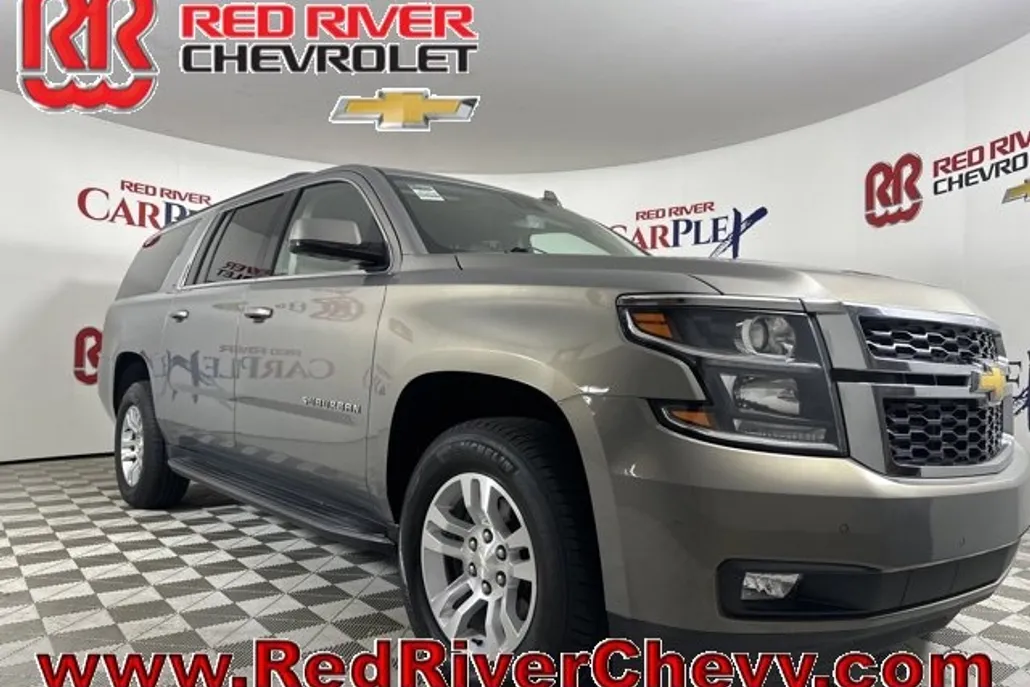 2019 Chevrolet Suburban LT photo 1