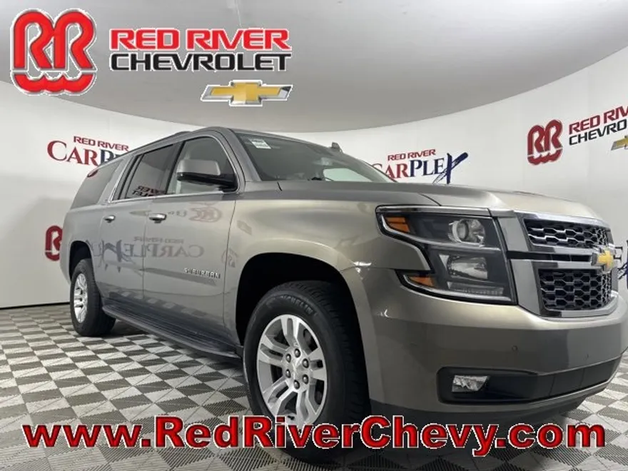 2019 Chevrolet Suburban LT photo 1