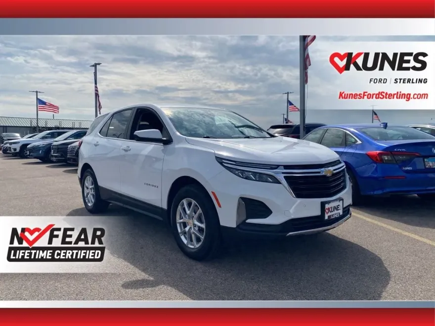 2024 Chevrolet Equinox LT photo 1