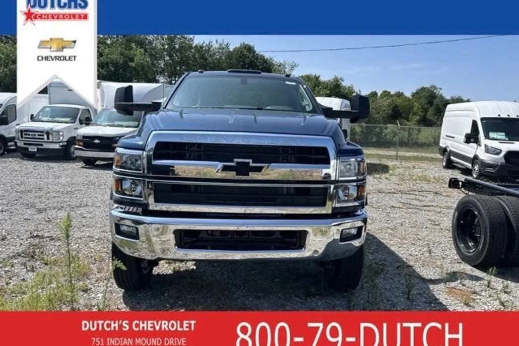 2023 Chevrolet Silverado 5500HD Work Truck photo 1