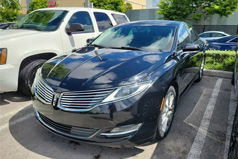 2016 Lincoln MKZ Base photo 1