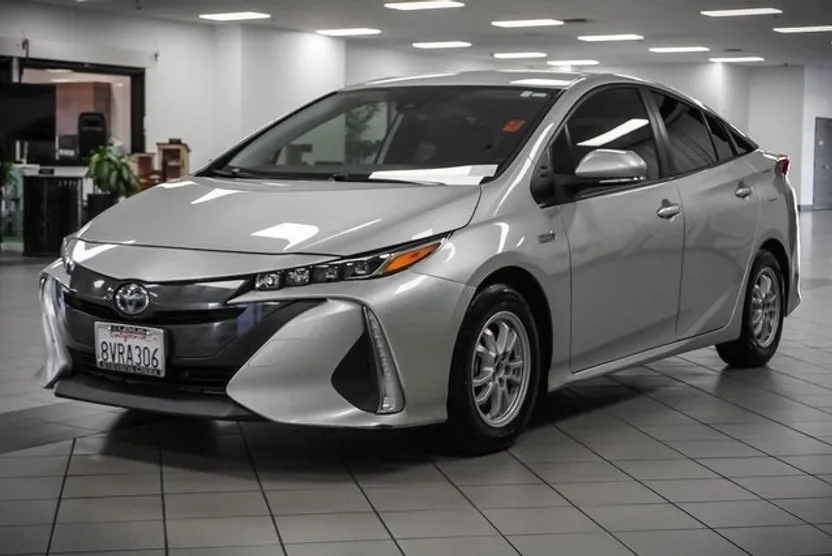 2021 Toyota Prius Prime XLE photo 1