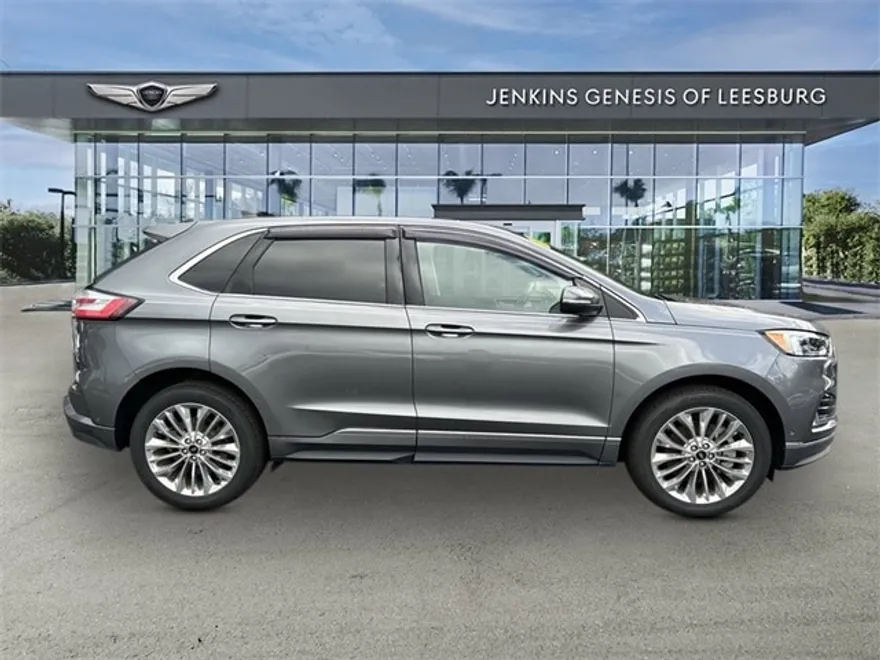 2024 Ford Edge Titanium photo 1