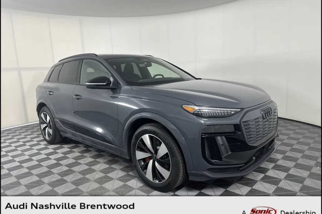 2025 Audi SQ6 photo 1