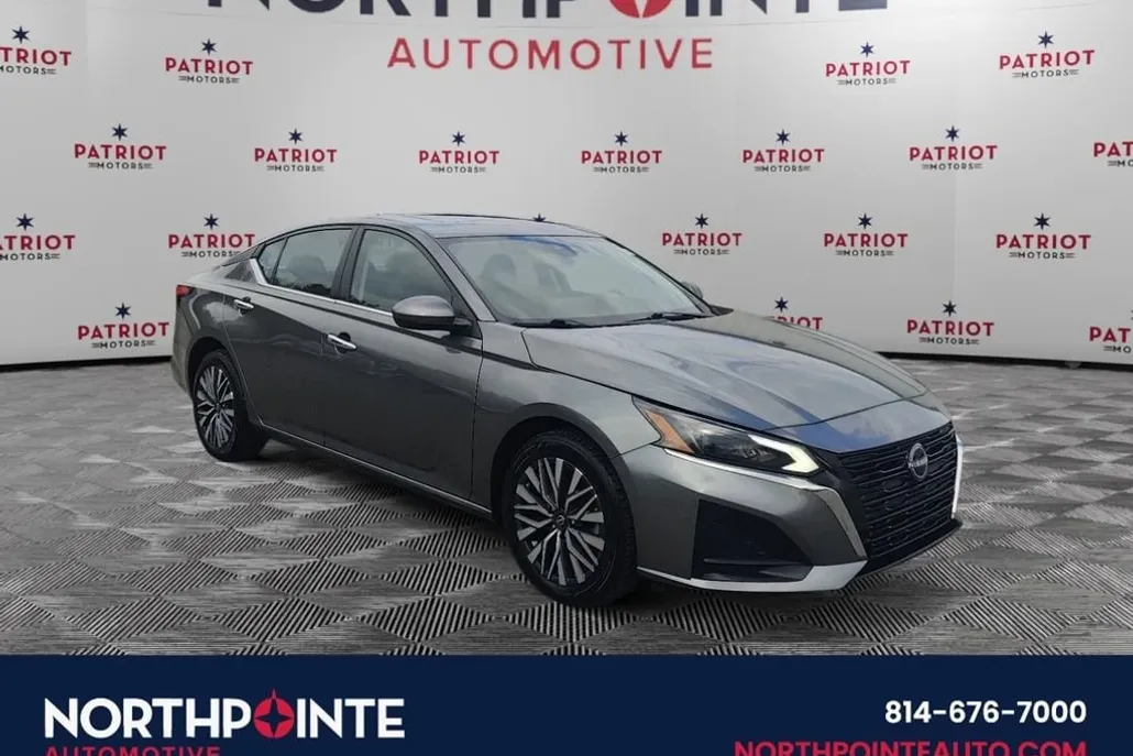 2023 Nissan Altima 2.5 SV photo 1