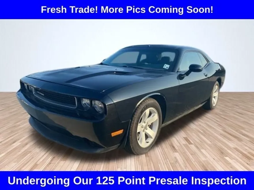 2012 Dodge Challenger SXT photo 1