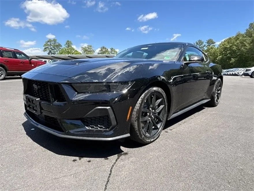 2025 Ford Mustang GT photo 1