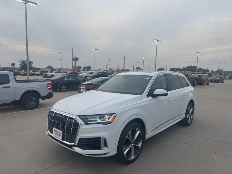 2022 Audi Q7 55 Premium Plus photo 1