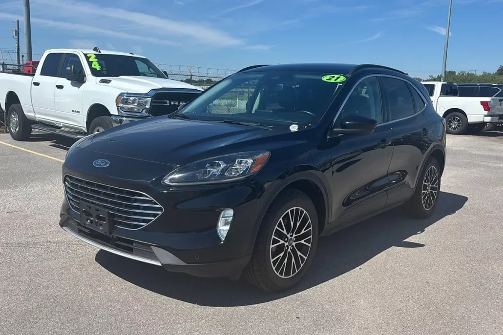 2021 Ford Escape Titanium Plug-In Hybrid photo 1