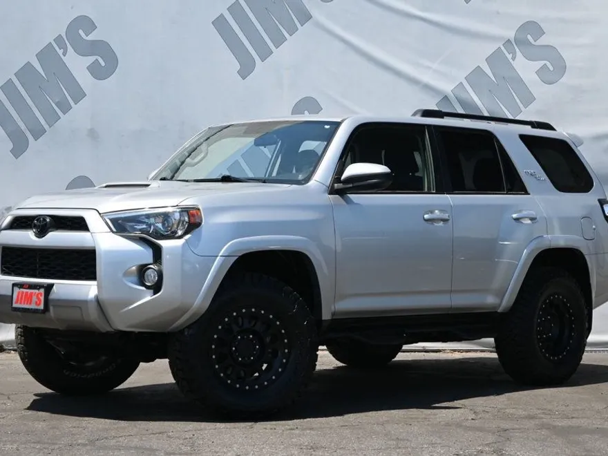 2019 Toyota 4Runner TRD Off-Road photo 1