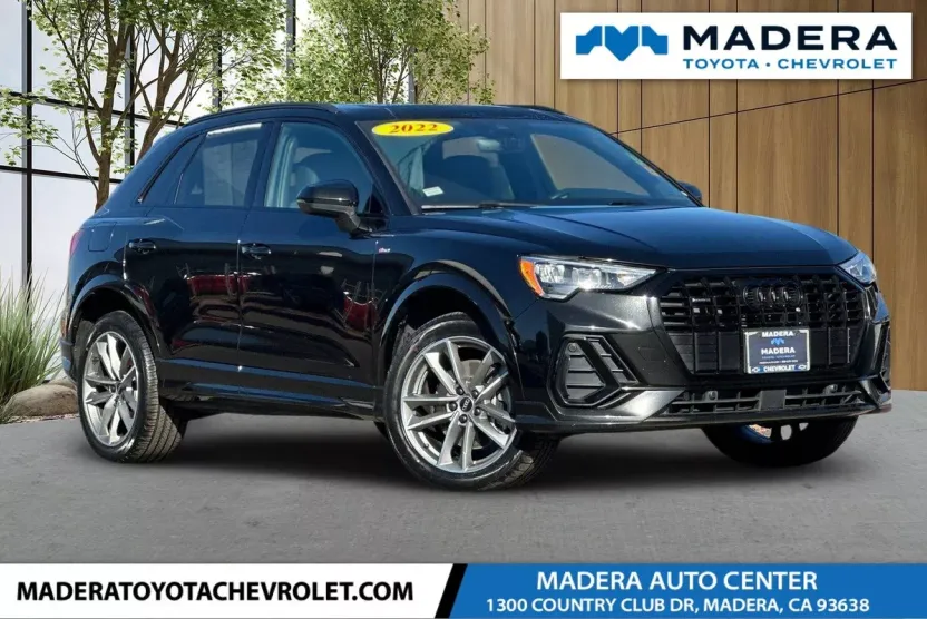 2022 Audi Q3 S line Premium photo 1