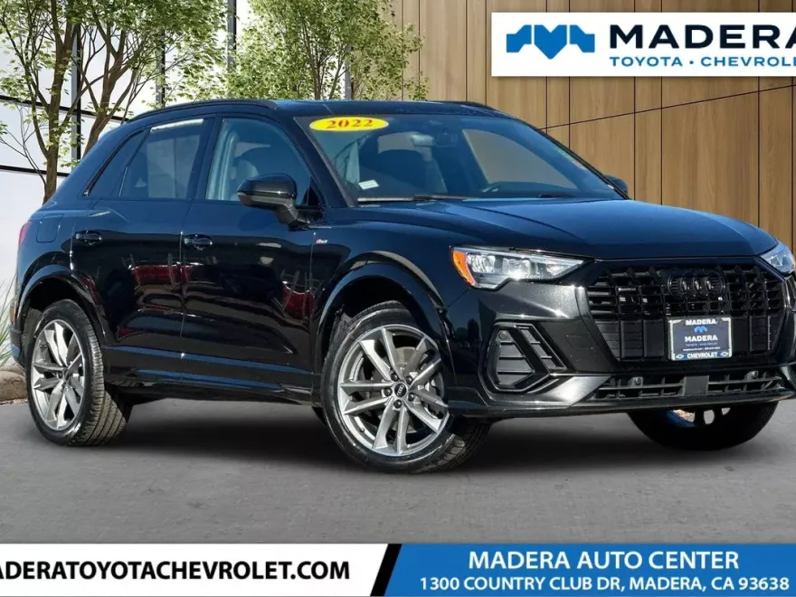 2022 Audi Q3 S line Premium photo 1