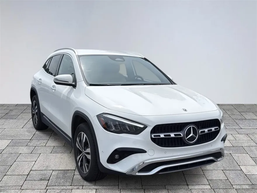 2024 Mercedes Benz GLA 250 4MATIC photo 1
