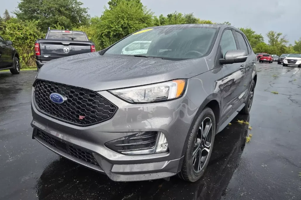 2024 Ford Edge ST photo 1