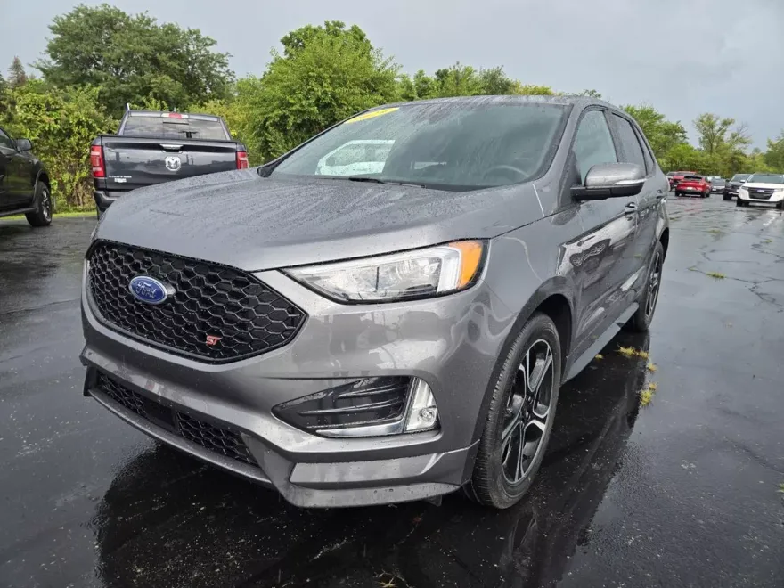2024 Ford Edge ST photo 1