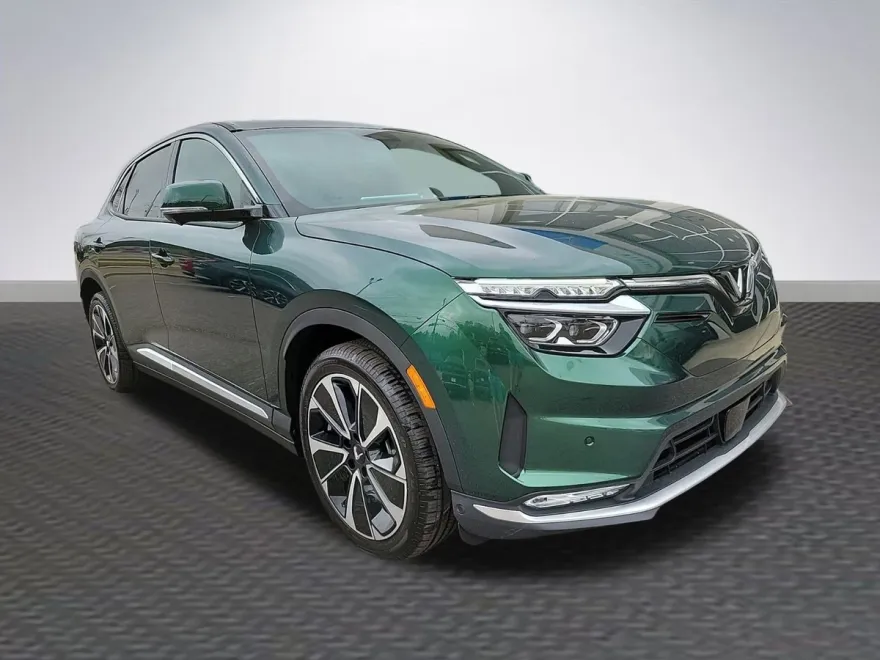 2025 Vinfast VF 8 8 photo 1