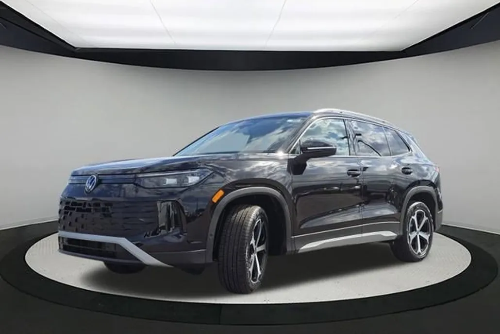 2025 Volkswagen Tiguan SE photo 1