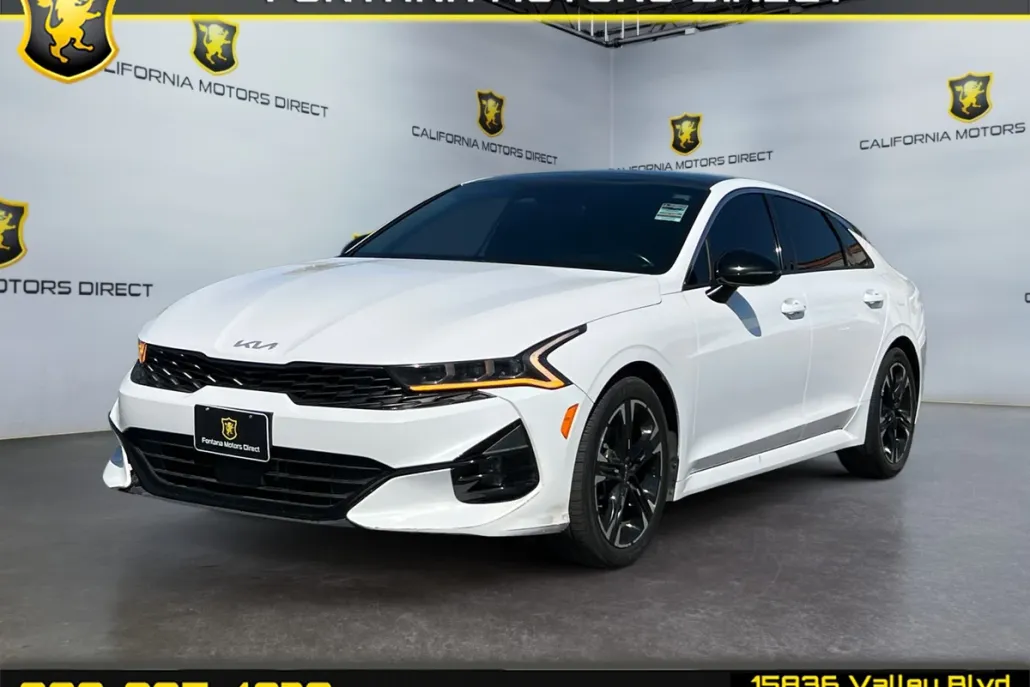 2022 Kia K5 GT-Line photo 1