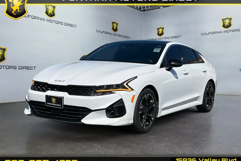 2022 Kia K5 GT-Line photo 1