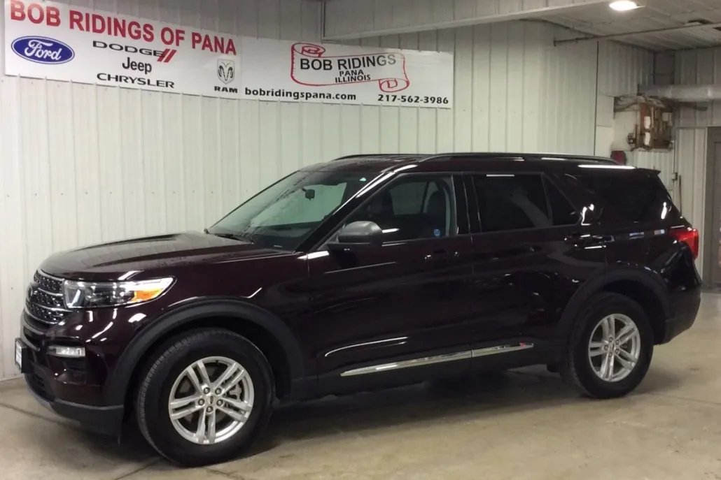 2023 Ford Explorer XLT photo 1
