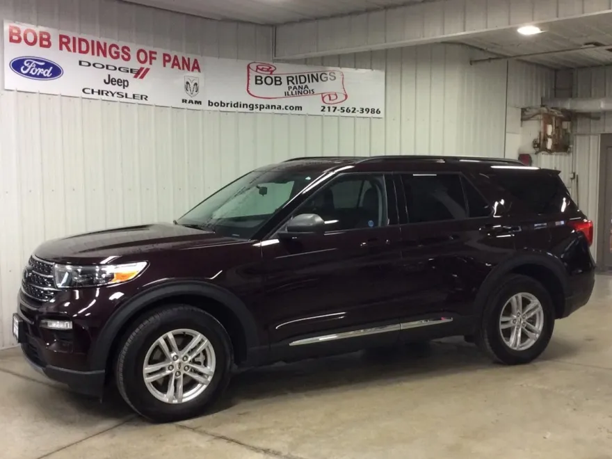 2023 Ford Explorer XLT photo 1