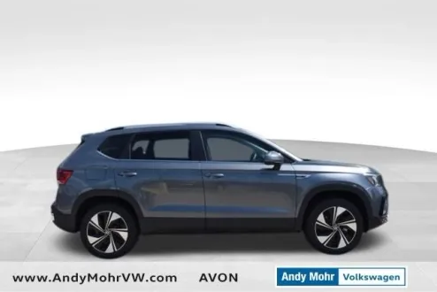 2024 Volkswagen Taos SE photo 3