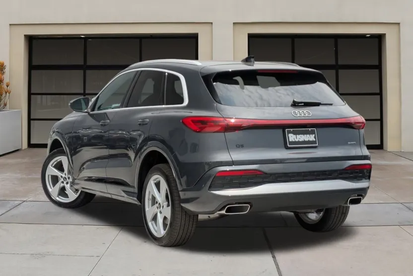 2025 Audi Q5 2.0T Premium Plus photo 1