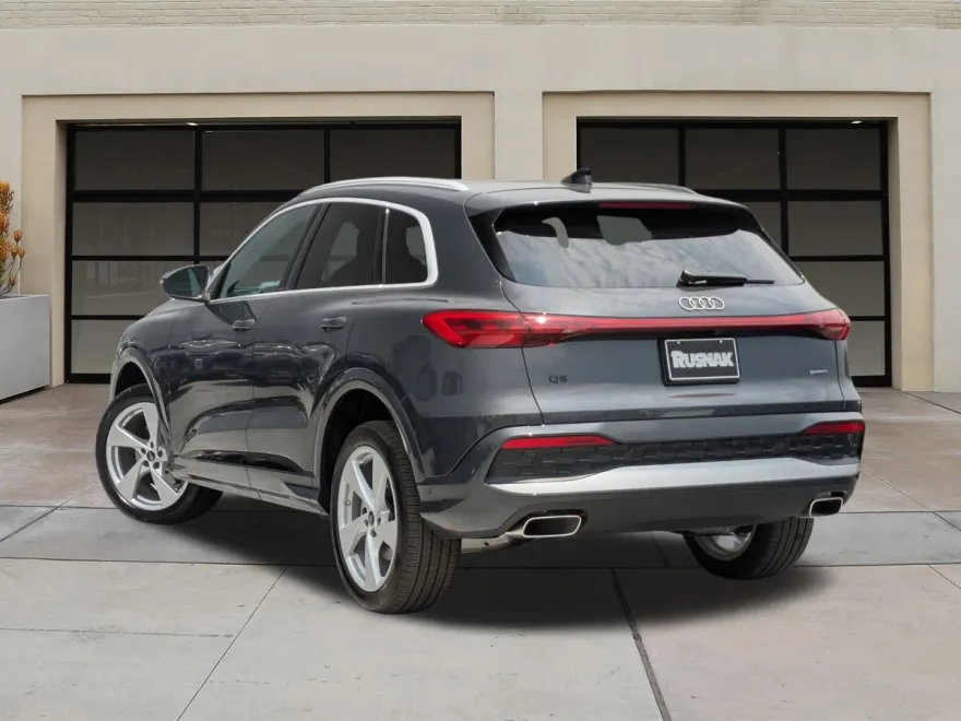 2025 Audi Q5 2.0T Premium Plus photo 1