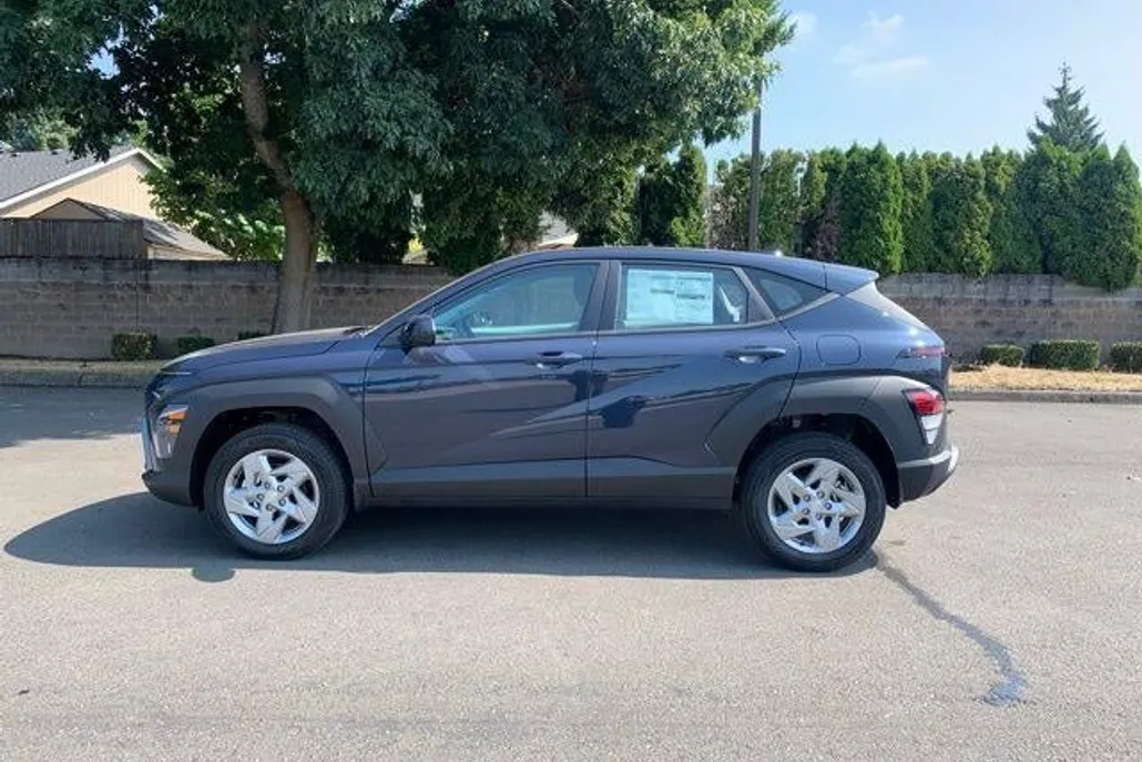 2025 Hyundai Kona SE photo 1
